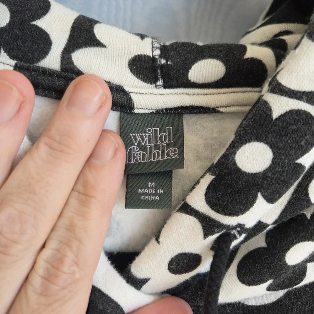 Wild Fable Womens Medium‎ Cropped Hoodie Floral Retro Hippie Black White - Picture 6 of 9